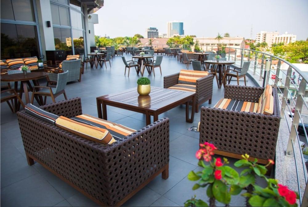 Kin Plaza Arjaan By Rotana Hotel Kinshasa Exterior photo