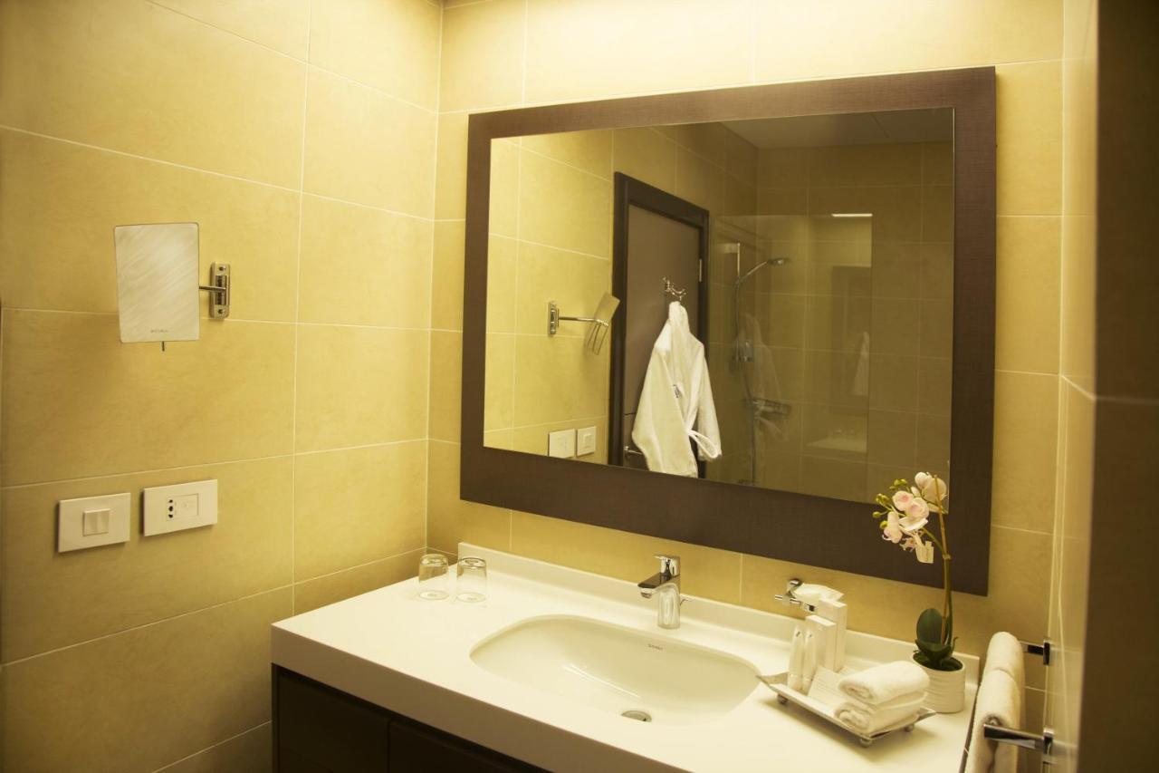 Kin Plaza Arjaan By Rotana Hotel Kinshasa Exterior photo