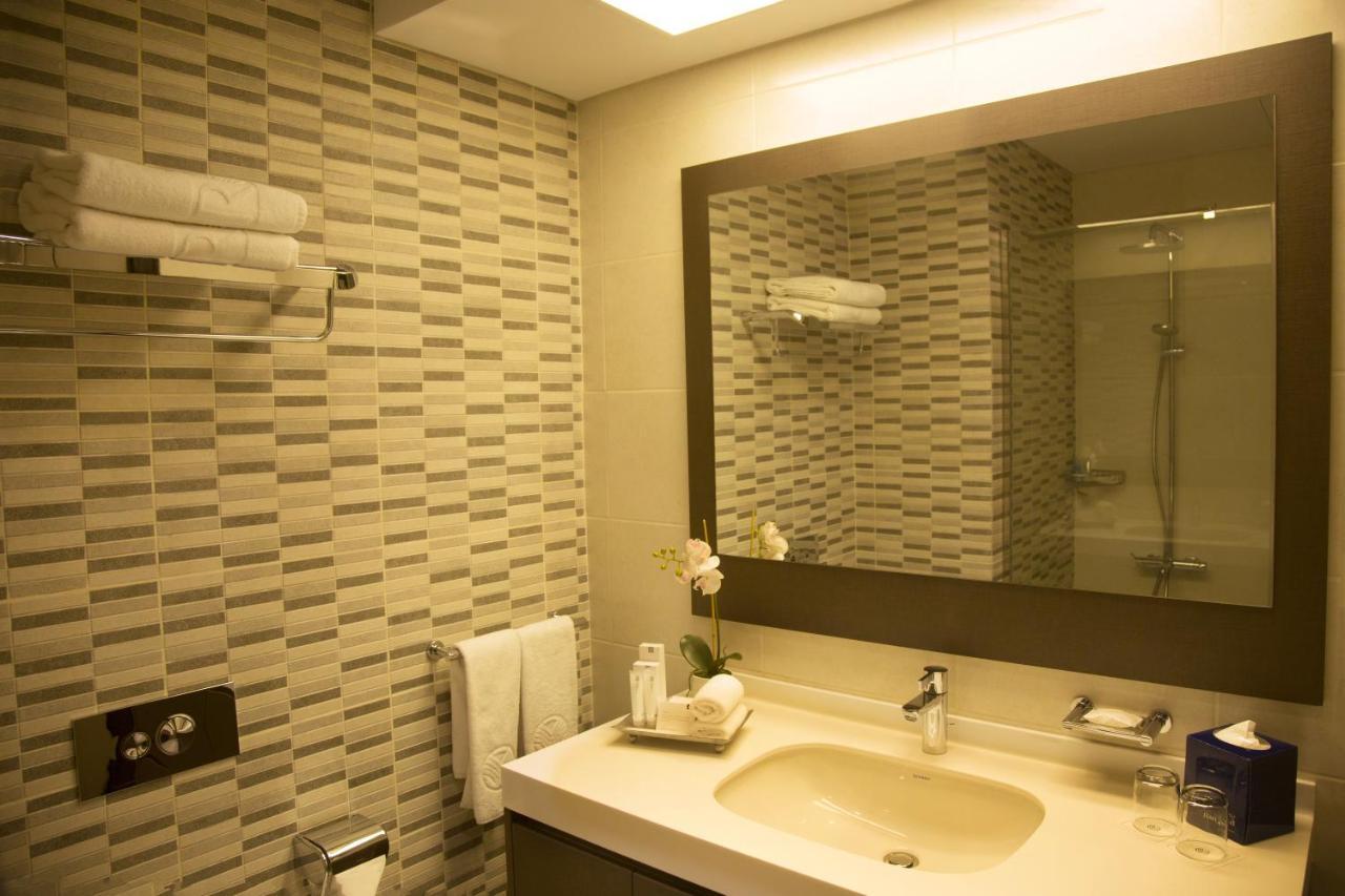 Kin Plaza Arjaan By Rotana Hotel Kinshasa Exterior photo